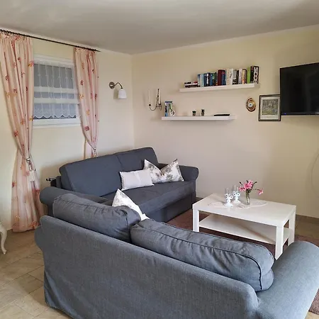 Apartment Georgina Pieve (Lombardy)