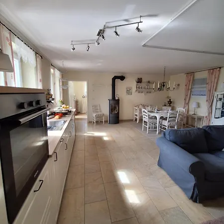 Georgina Apartment